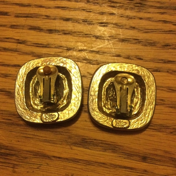 Navy clip earrings - Picture 2 of 2